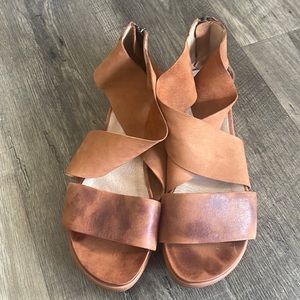 Eileen Fisher leather brown sandals ankle Sz 6 1/2 distressed